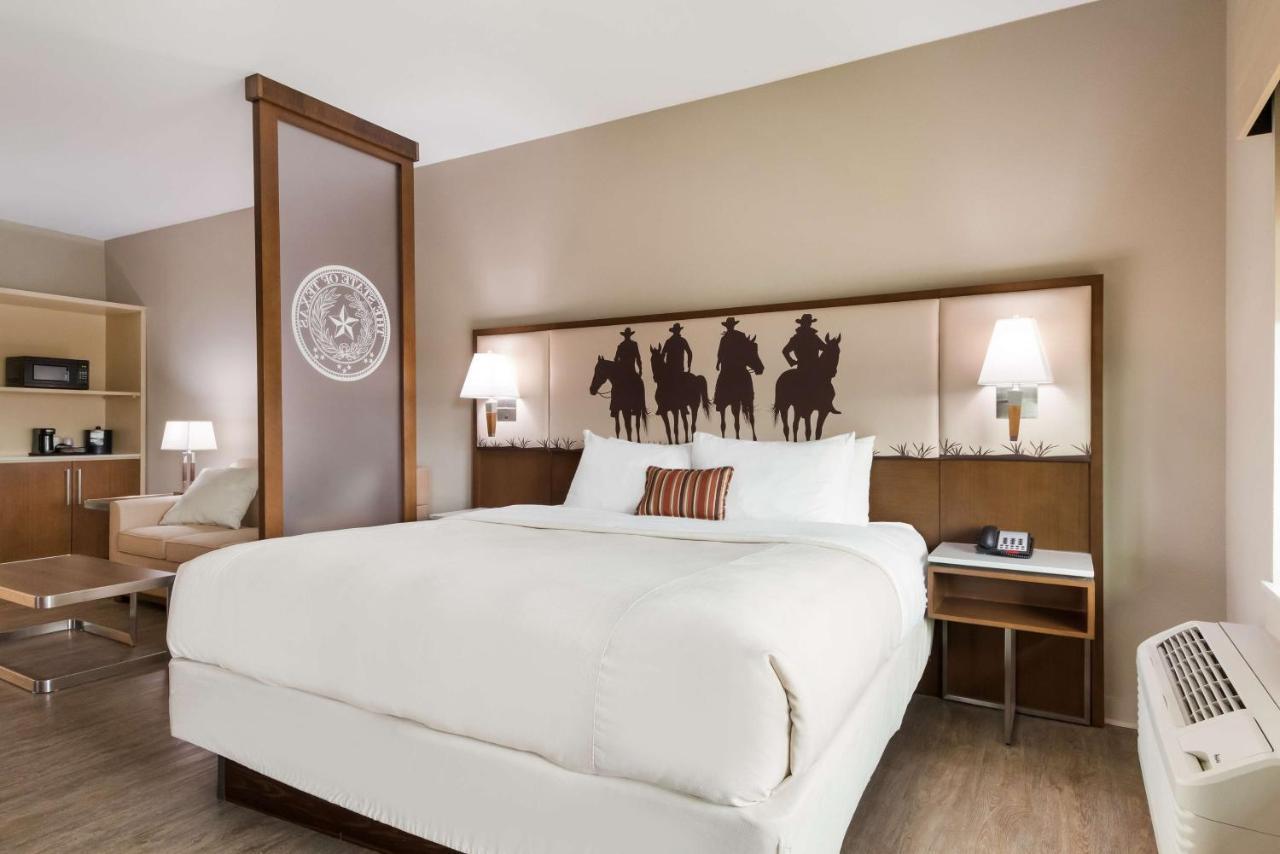 เบสต์ เวสเทิร์น บันเดรา สวีท แอนด์ ซาลูน Hotel แบนเดอรา ภายนอก รูปภาพ